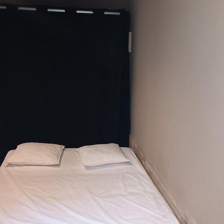 Appartement Pour 4 Personnes Dans Une Rue Tres Calme Saint-Laurent-le-Minier Exterior foto
