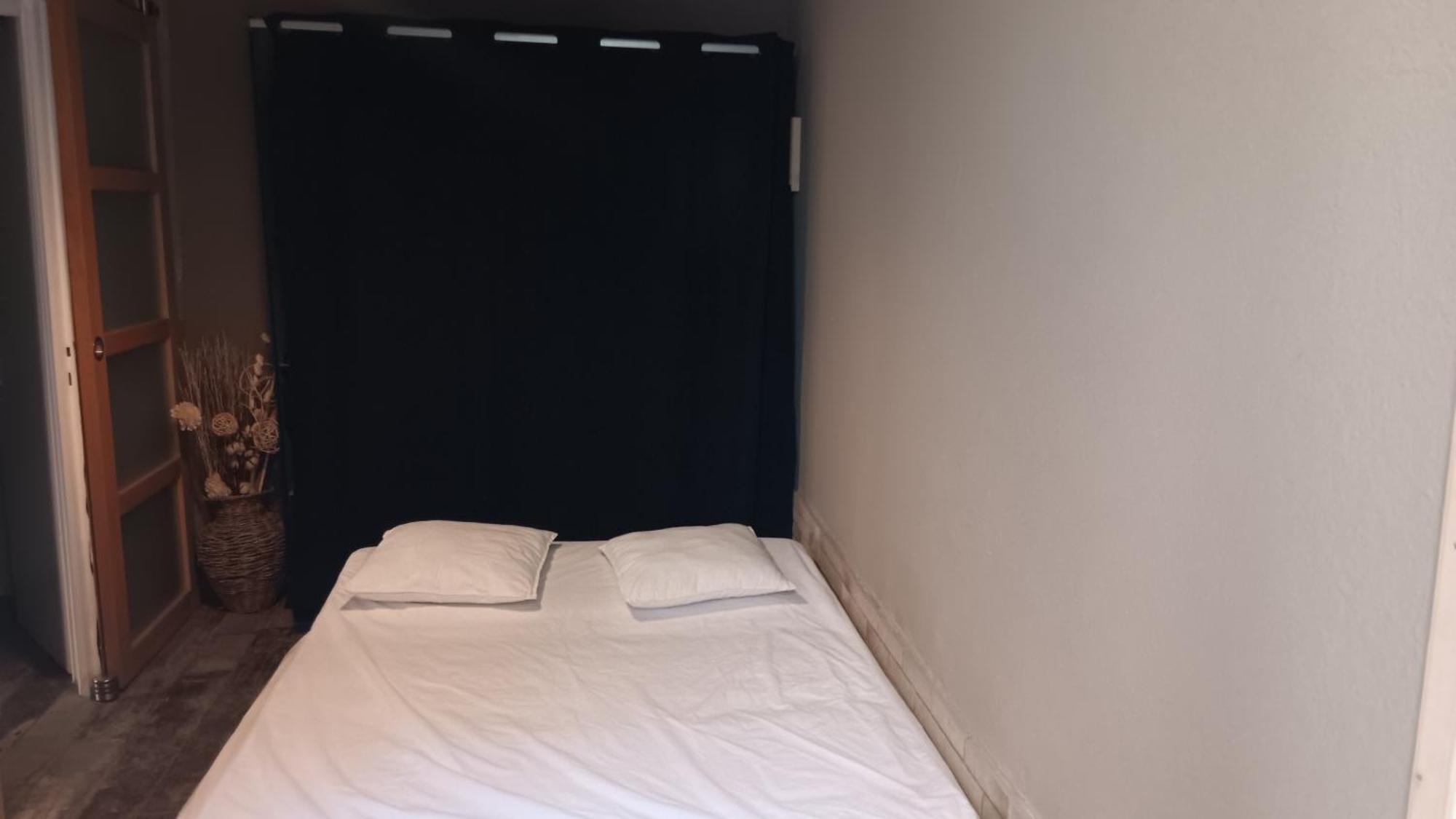 Appartement Pour 4 Personnes Dans Une Rue Tres Calme Saint-Laurent-le-Minier Exterior foto