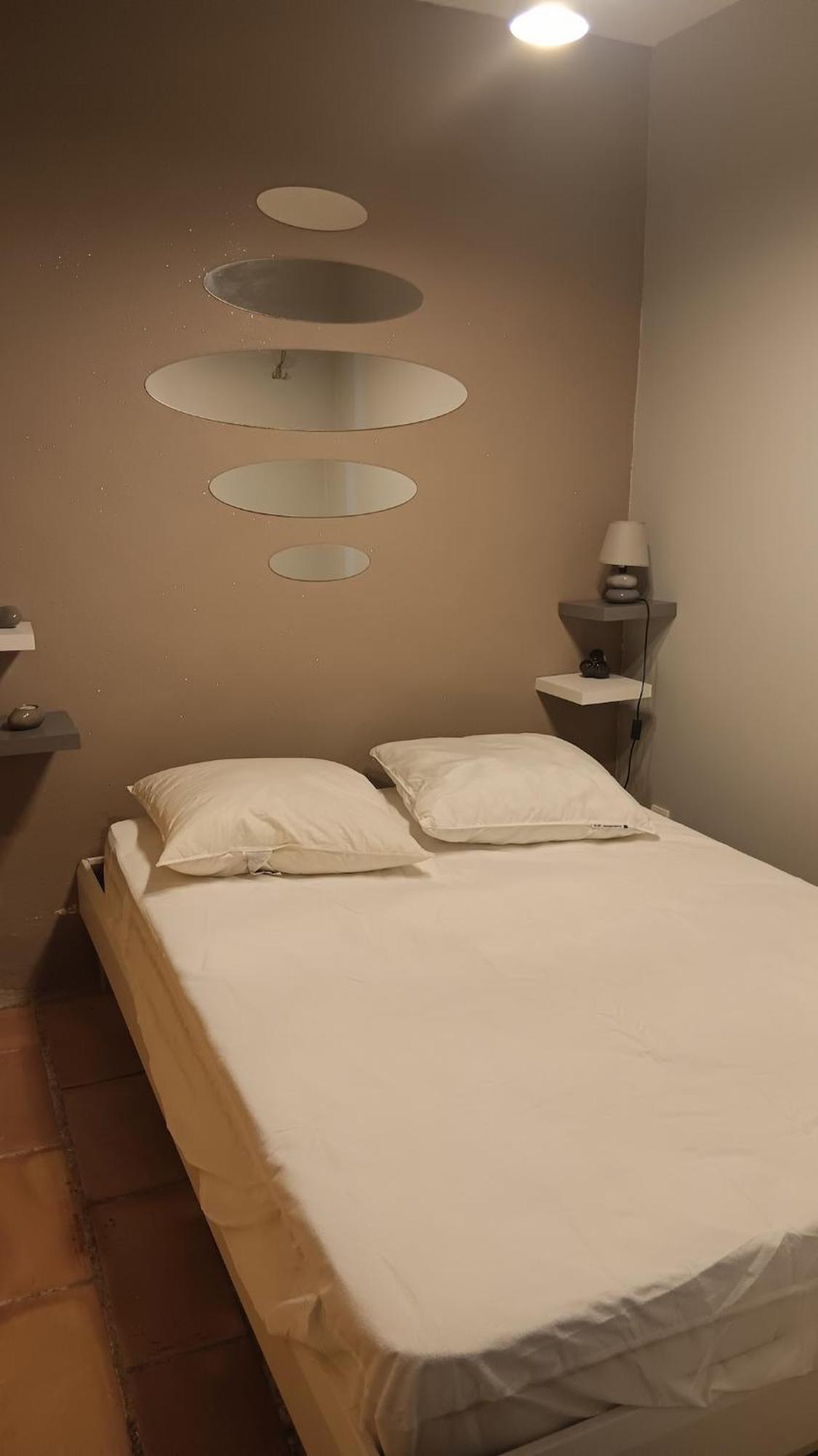 Appartement Pour 4 Personnes Dans Une Rue Tres Calme Saint-Laurent-le-Minier Exterior foto